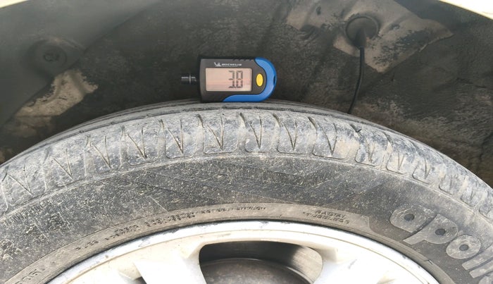 2010 Hyundai i20 ASTA 1.4 AT, Petrol, Automatic, 81,570 km, tyre