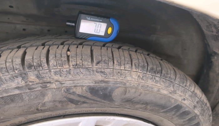 2016 Maruti Swift VXI, Petrol, Manual, 57,589 km, tyre