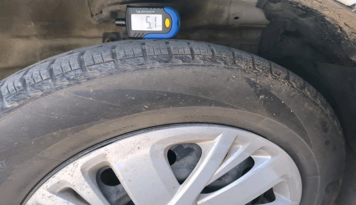 2016 Maruti Swift VXI, Petrol, Manual, 57,589 km, tyre