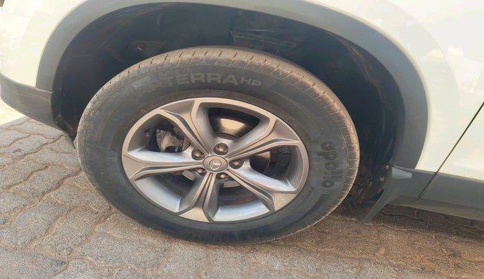 2022 Tata Harrier XZ 2.0L, Diesel, Manual, 28,661 km, tyre