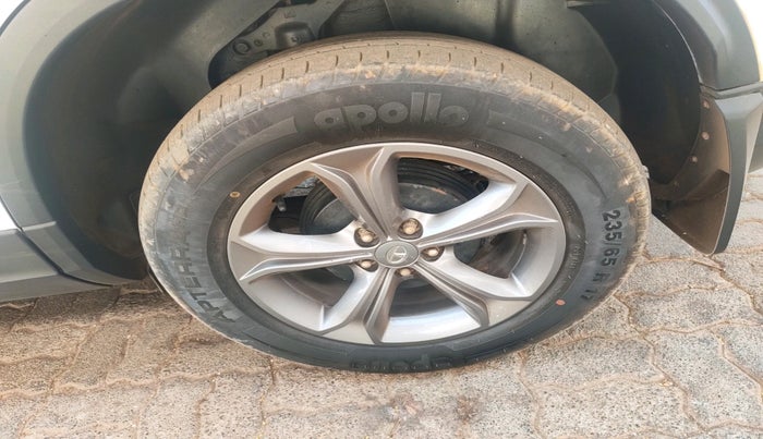 2022 Tata Harrier XZ 2.0L, Diesel, Manual, 28,661 km, tyre