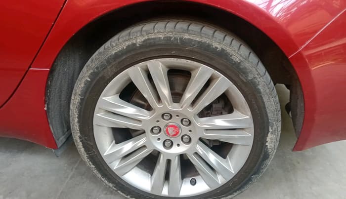 2017 Jaguar XF 2.0 DIESEL PURE, Diesel, Automatic, 72,808 km, tyre
