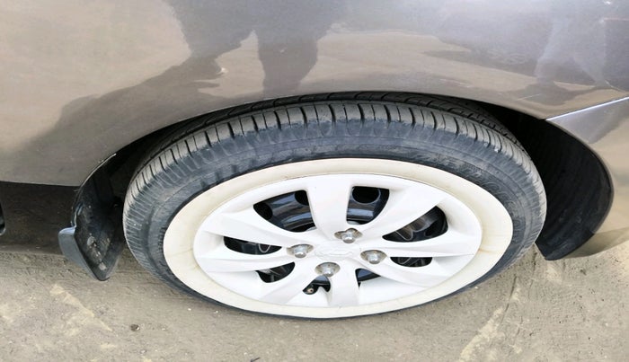 2013 Hyundai Eon MAGNA +, Petrol, Manual, 64,671 km, tyre