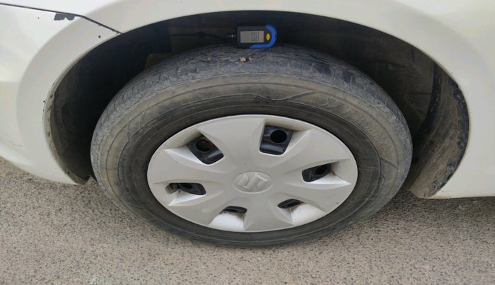 2017 Maruti Swift VDI, Diesel, Manual, 1,19,921 km, tyre