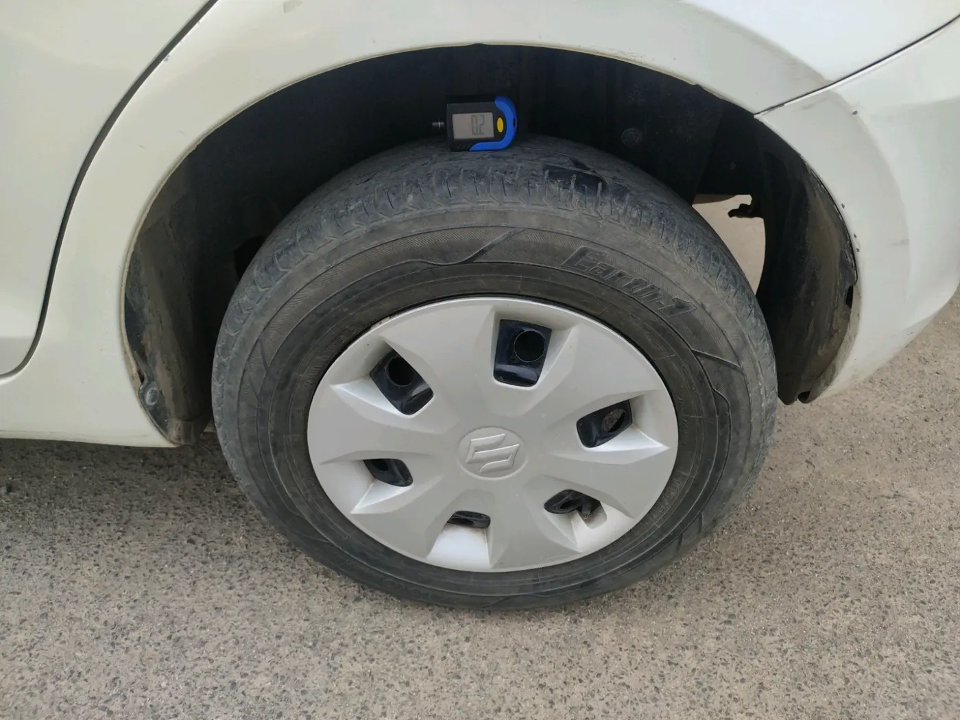 2017 Maruti Swift VDI, Diesel, Manual, 1,19,921 km, tyre