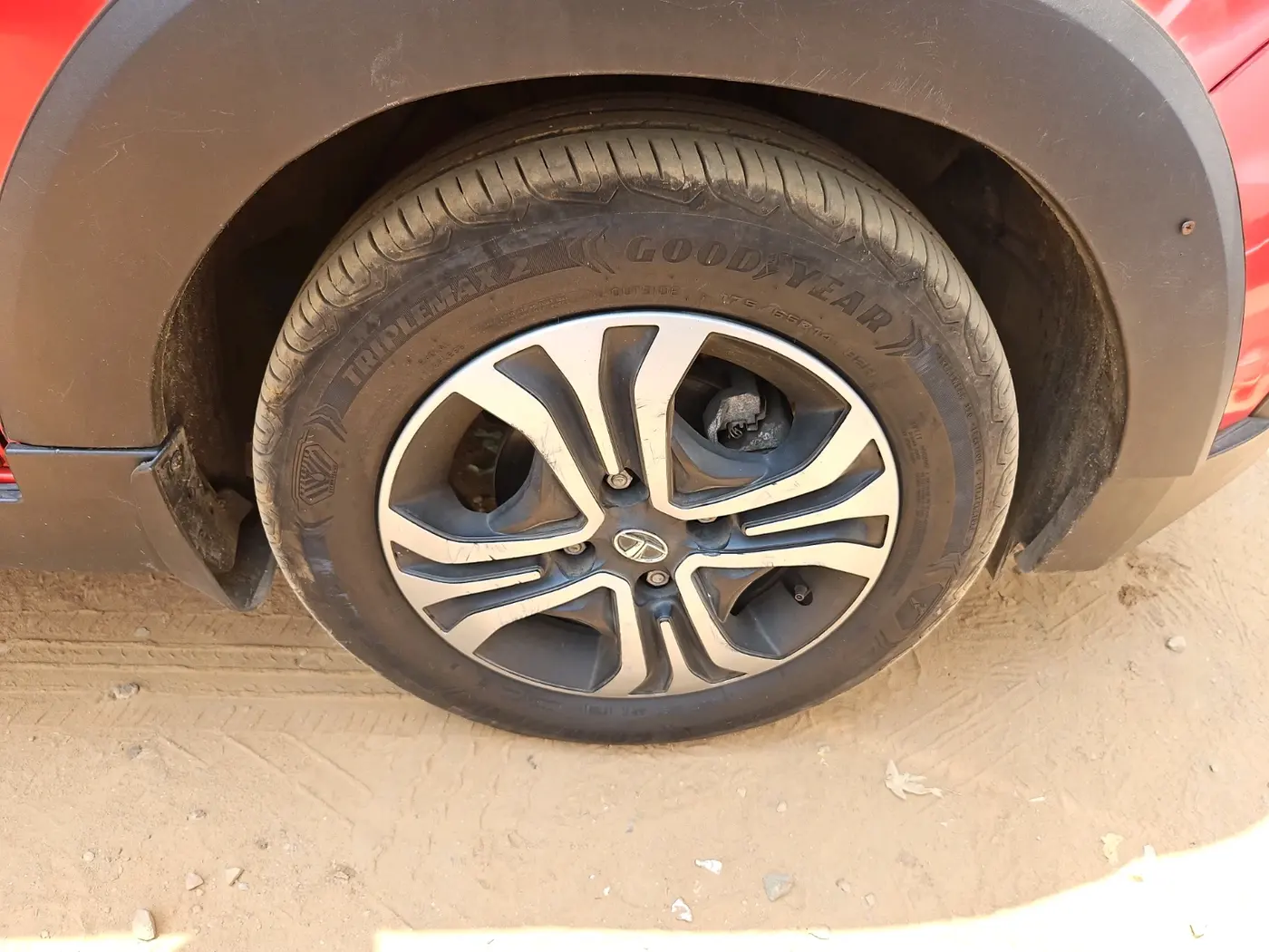 2022 Tata TIAGO NRG XT MT, Petrol, Manual, 20,858 km, tyre