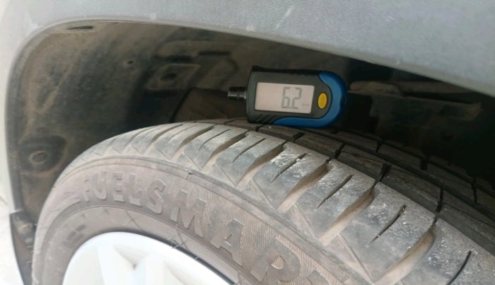 2024 Renault Kwid RXL 1.0 (O), Petrol, Manual, 8,824 km, tyre