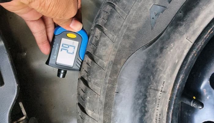 2018 Maruti Dzire VXI AMT, Petrol, Automatic, 55,577 km, tyre