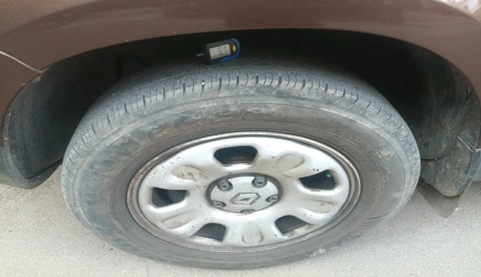 2014 Renault Duster 85 PS RXE DIESEL, Diesel, Manual, 1,04,567 km, tyre