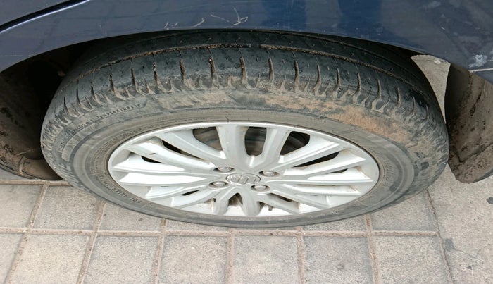 2018 Maruti Dzire ZXI, Petrol, Manual, 79,103 km, tyre