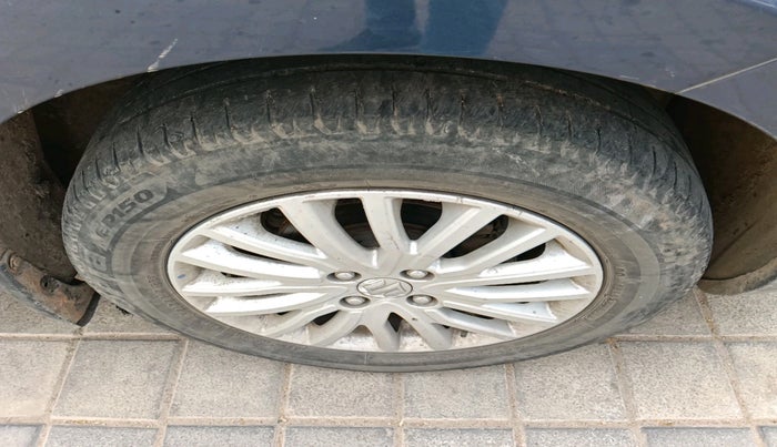 2018 Maruti Dzire ZXI, Petrol, Manual, 79,103 km, tyre