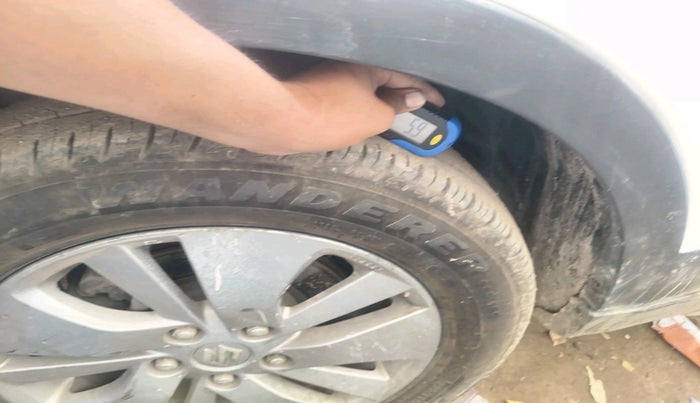 2016 Maruti S Cross ALPHA 1.6, Diesel, Manual, 79,593 km, tyre