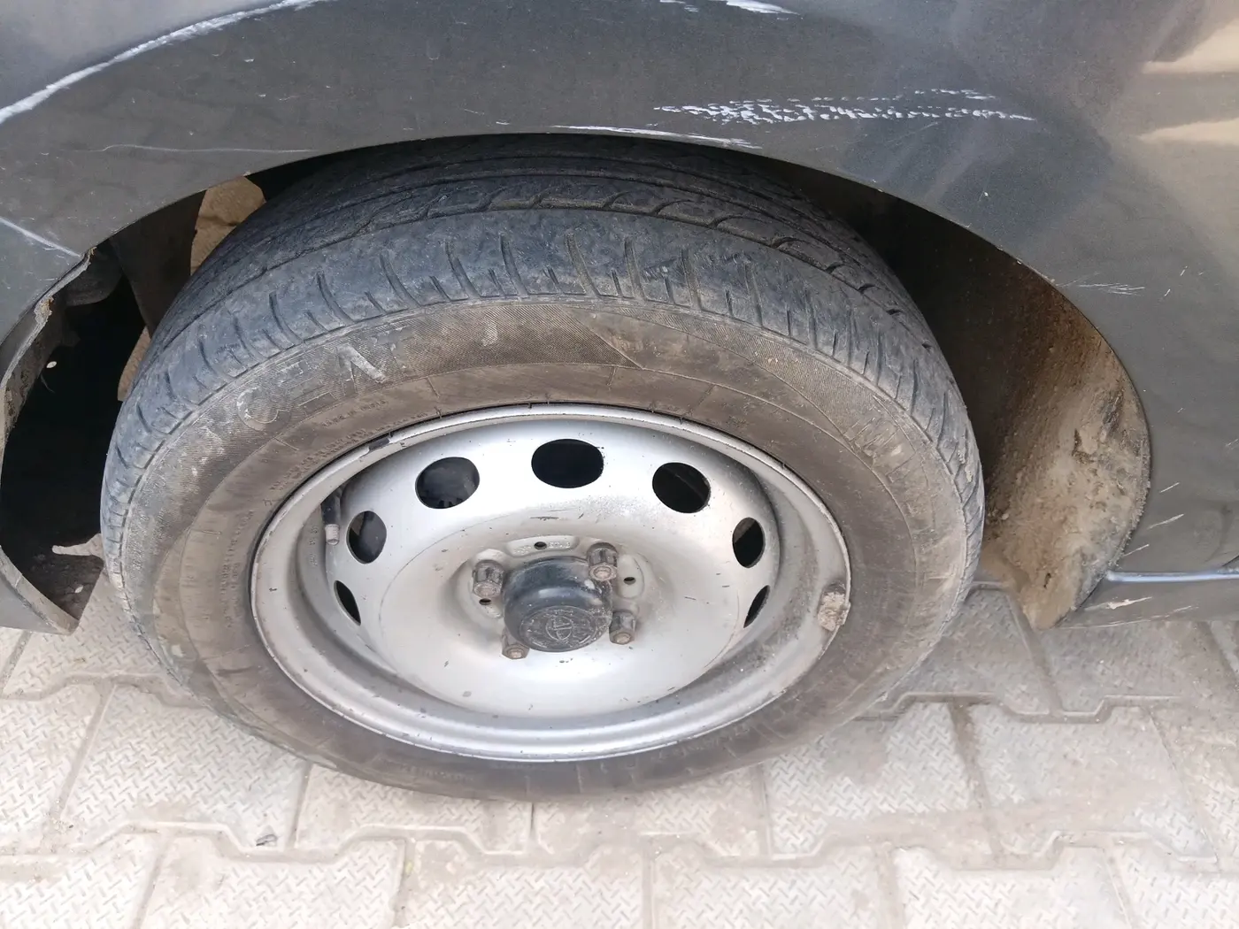 2023 Tata Tiago XM CNG, CNG, Manual, 94,252 km, tyre