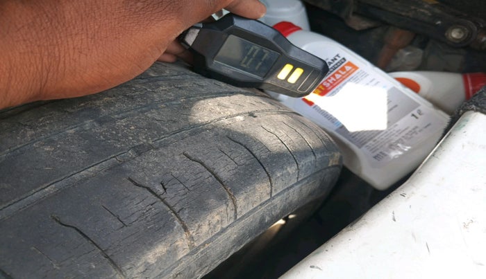 2016 Datsun Go T, CNG, Manual, 56,681 km, tyre