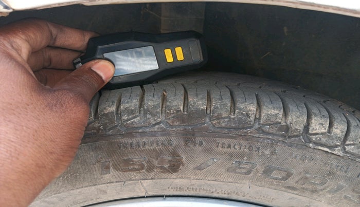 2016 Datsun Go T, CNG, Manual, 56,681 km, tyre