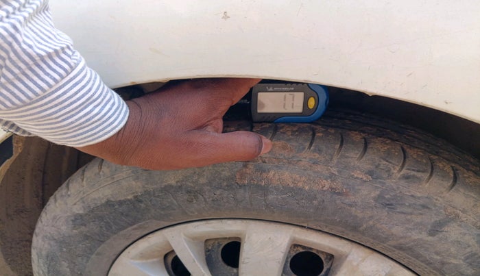 2015 Hyundai i10 SPORTZ 1.1, Petrol, Manual, 26,611 km, tyre