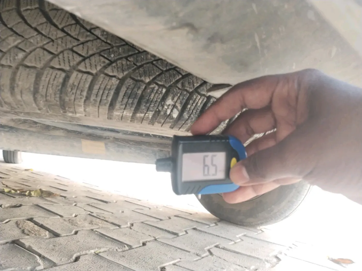 2023 Tata ALTROZ XE CNG, CNG, Manual, 50,843 km, tyre