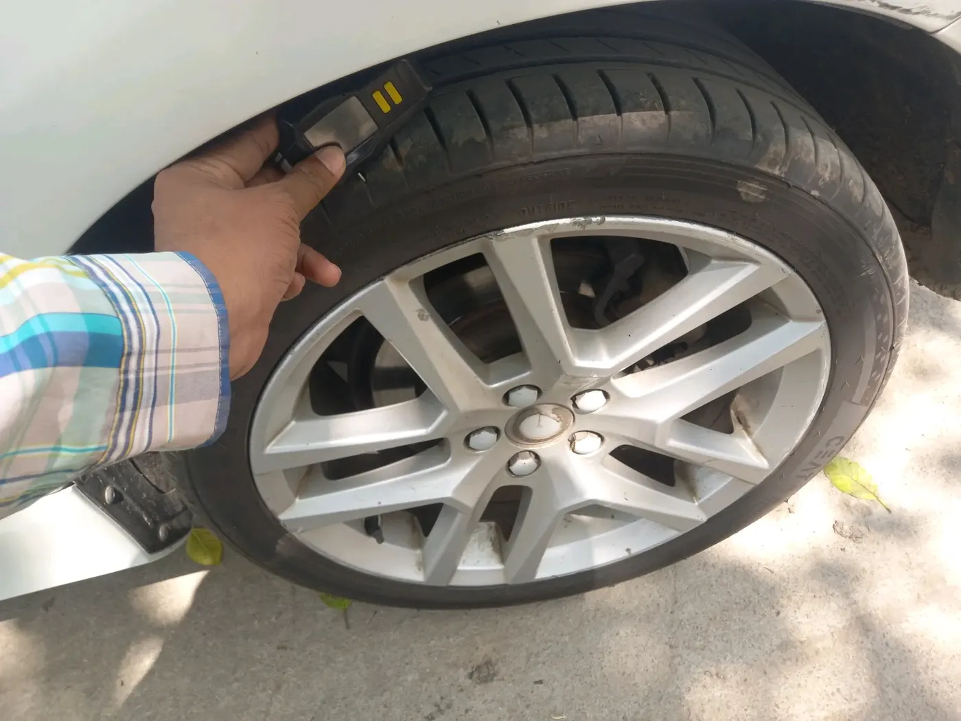 2017 Volvo S60 Momentum D4, Diesel, Automatic, 53,320 km, tyre