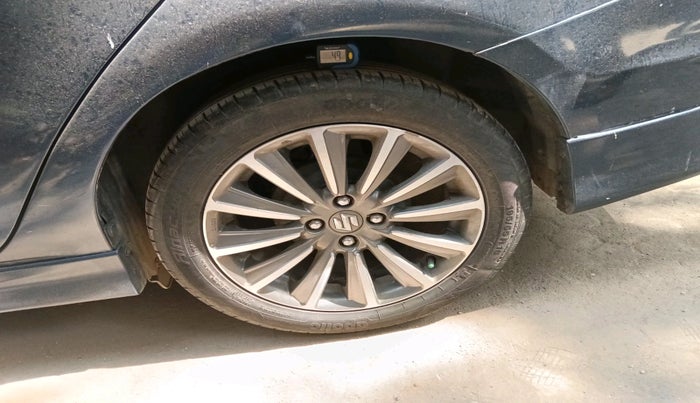 2018 Maruti Ciaz ALPHA  AT 1.5 SHVS PETROL, Petrol, Automatic, 40,192 km, tyre