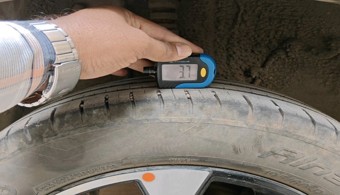 2022 Tata PUNCH CREATIVE IRA AMT 1.2 RTN DUAL TONE, Petrol, Automatic, 52,716 km, tyre