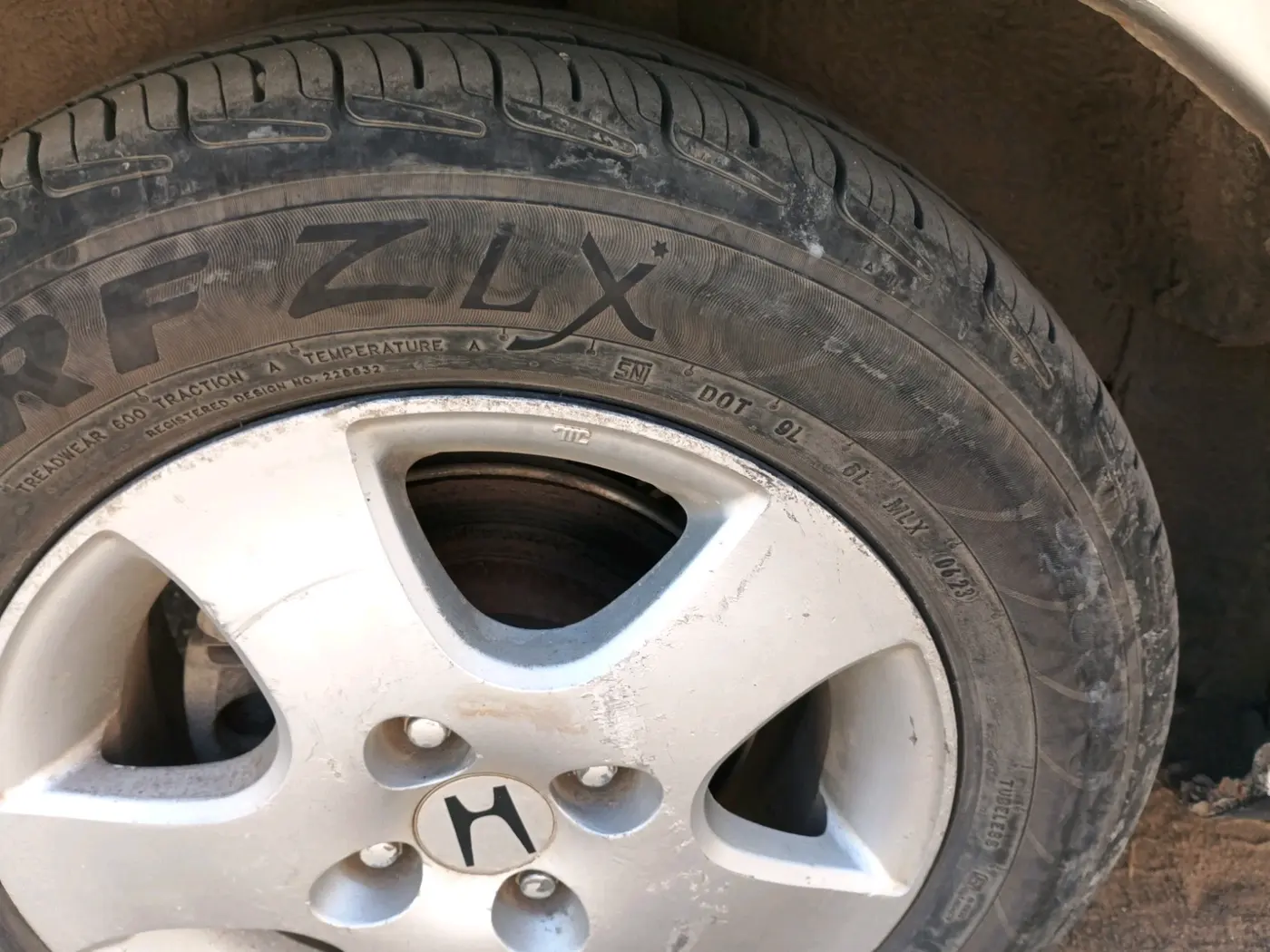 2005 Honda City ZX VTEC, Petrol, Manual, 1,00,015 km, tyre