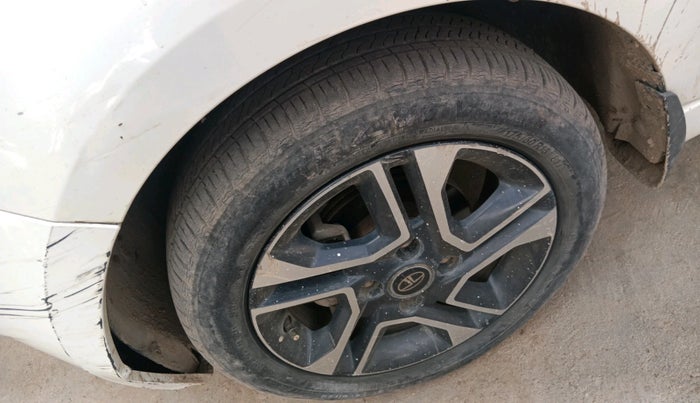 2019 Tata Tiago XZ PLUS PETROL, CNG, Manual, 71,742 km, tyre