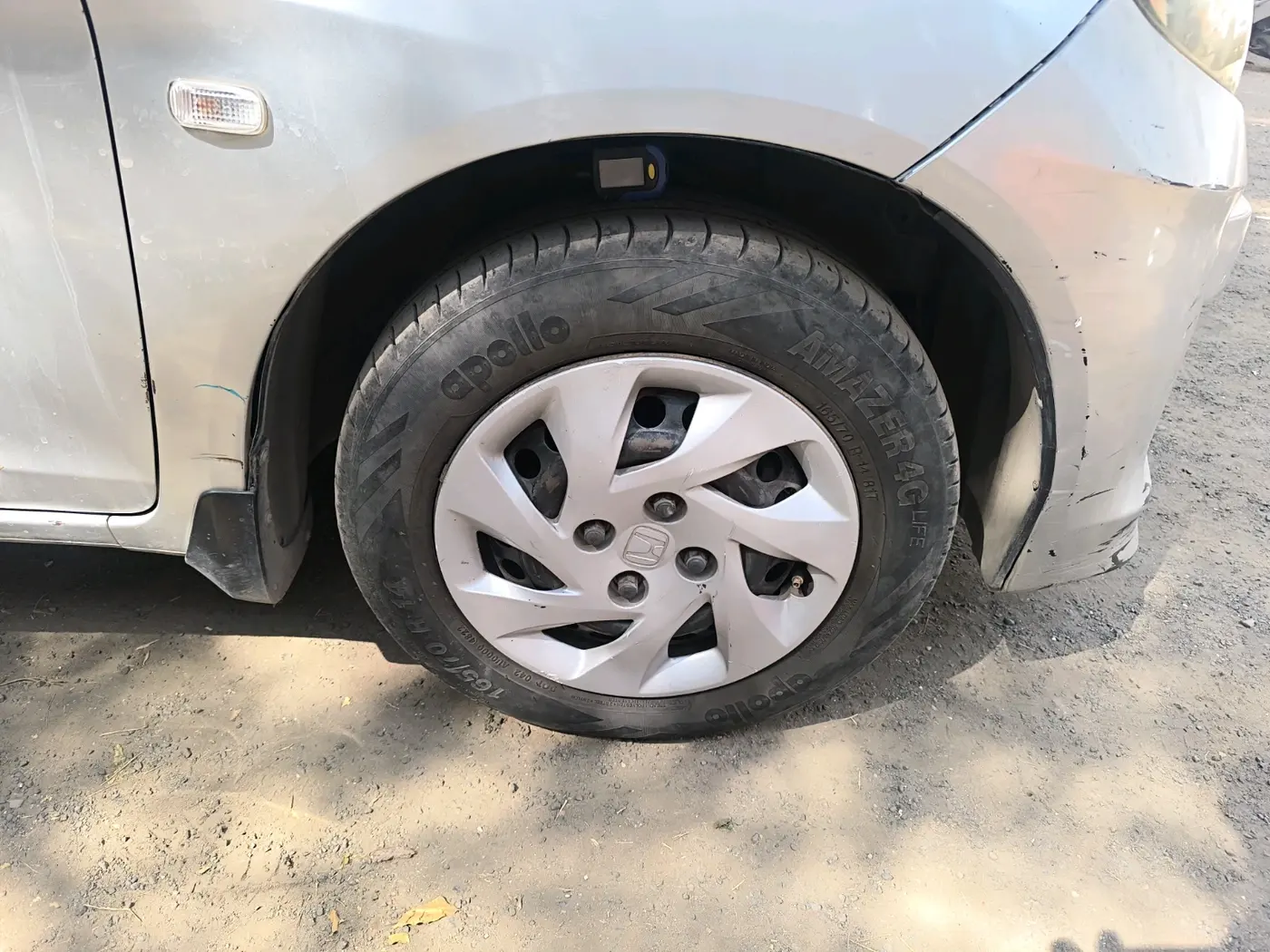 2015 Honda Amaze 1.5L I-DTEC S, Diesel, Manual, 1,12,409 km, tyre