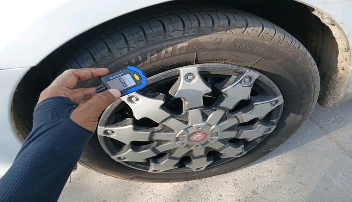 2017 Maruti Ciaz DELTA DIESEL 1.3, Diesel, Manual, 1,22,427 km, tyre