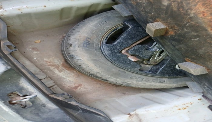 2017 Maruti Ciaz DELTA DIESEL 1.3, Diesel, Manual, 1,22,427 km, tyre