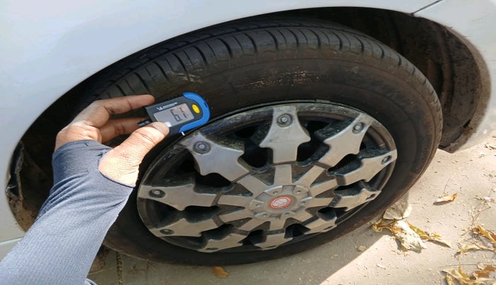 2017 Maruti Ciaz DELTA DIESEL 1.3, Diesel, Manual, 1,22,427 km, tyre