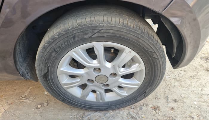2017 Tata Tiago XZ PETROL, Petrol, Manual, 1,31,130 km, tyre
