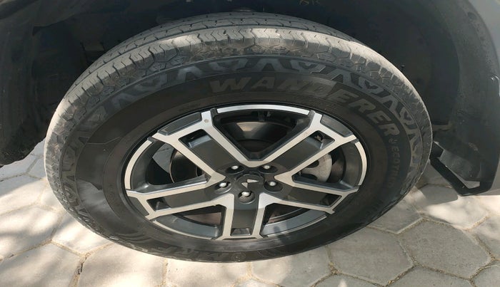 2024 Mahindra Thar Roxx MX5 Diesel MT 2WD, Diesel, Manual, 6,113 km, tyre