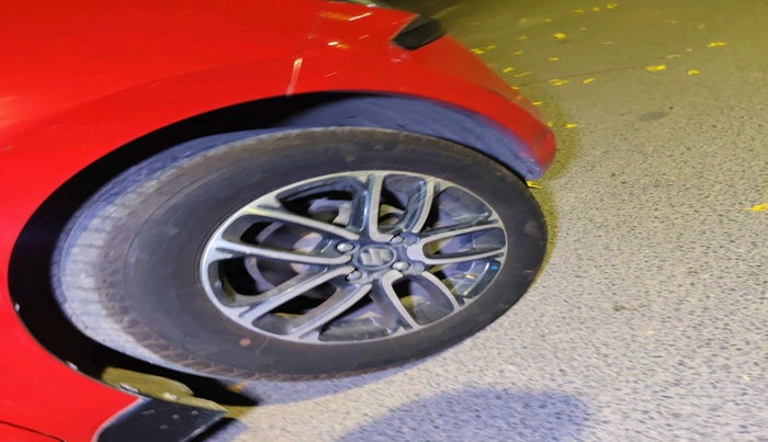 2019 Maruti Swift ZXI PLUS AMT, Petrol, Automatic, 88,298 km, tyre