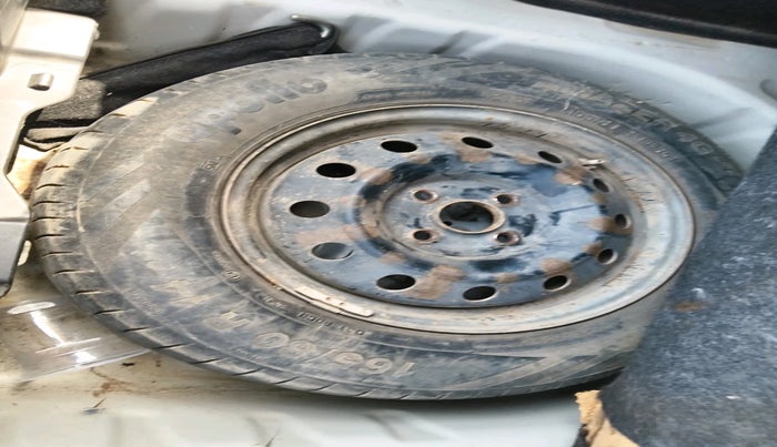 2018 Maruti Dzire VDI AMT, Diesel, Automatic, 75,847 km, tyre