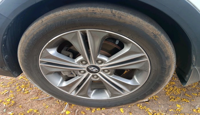 2017 Hyundai Creta SX PLUS AT 1.6 DIESEL, Diesel, Automatic, 2,13,190 km, tyre