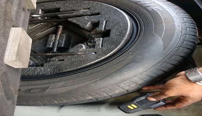 2017 Hyundai Creta SX PLUS AT 1.6 DIESEL, Diesel, Automatic, 2,13,190 km, tyre