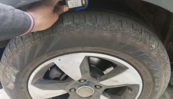 2018 Tata NEXON XZA PLUS DIESEL DUAL TONE, Diesel, Automatic, 1,00,713 km, tyre