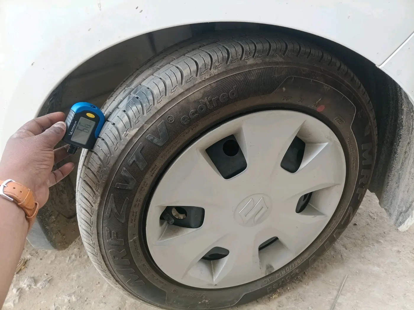 2025 Maruti New Wagon-R VXI 1.0 AMT, Petrol, Automatic, 2,209 km, tyre