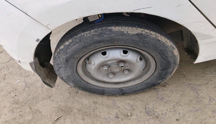 2013 Hyundai Eon D-LITE+, Petrol, Manual, 1,13,177 km, tyre