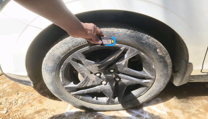 2021 Hyundai NEW I20 SPORTZ 1.2 AT, Petrol, Automatic, 41,096 km, tyre