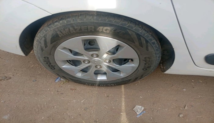 2016 Hyundai Xcent S  1.1 CRDI SPECIAL EDITION, Diesel, Manual, 84,775 km, tyre