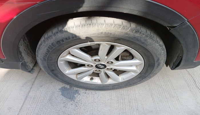 2017 Hyundai Creta SX PLUS 1.6 PETROL, Petrol, Manual, 1,71,577 km, tyre