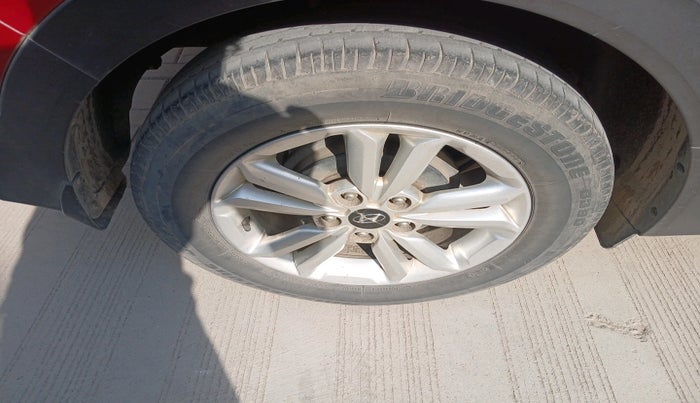 2017 Hyundai Creta SX PLUS 1.6 PETROL, Petrol, Manual, 1,71,577 km, tyre