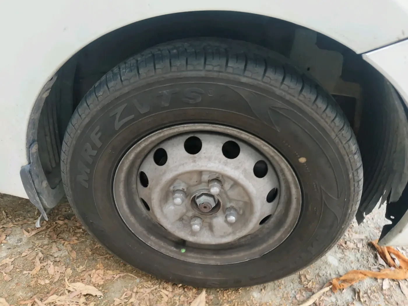 2012 Hyundai Eon D-LITE, Petrol, Manual, 58,103 km, tyre