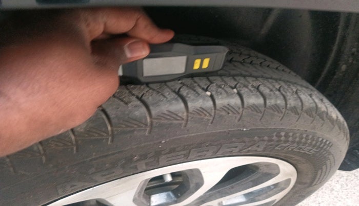 2023 Maruti Grand Vitara ALPHA PLUS HYBRID ECVT, Hybrid, Automatic, 28,911 km, tyre