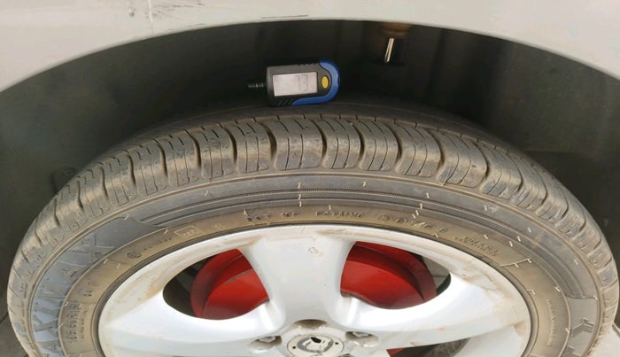 2012 Skoda Rapid ELEGANCE 1.6 TDI CR MT, Diesel, Manual, 87,338 km, tyre