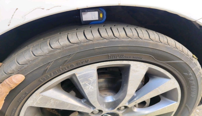 2014 Hyundai Verna FLUIDIC 1.6 CRDI SX OPT AT, Diesel, Automatic, 1,00,328 km, tyre