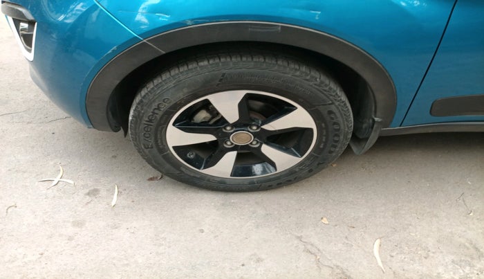 2018 Tata NEXON XZ PLUS PETROL, Petrol, Manual, 37,137 km, tyre