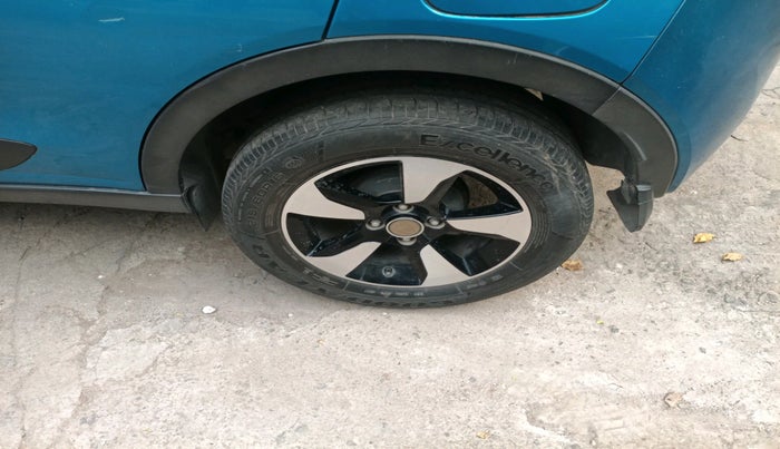 2018 Tata NEXON XZ PLUS PETROL, Petrol, Manual, 37,137 km, tyre