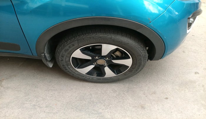 2018 Tata NEXON XZ PLUS PETROL, Petrol, Manual, 37,137 km, tyre